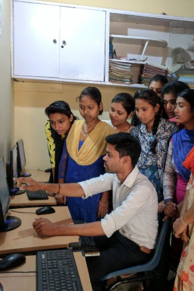 Participants at a TenderBuddy GeM workshop